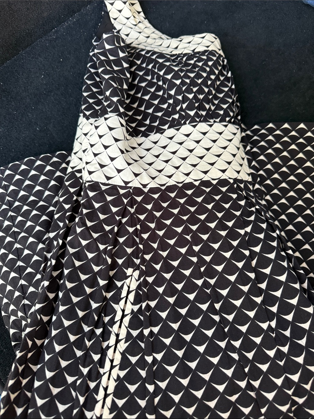 Donna Ricco Black and White Geometric Fit-and-Flare Dress